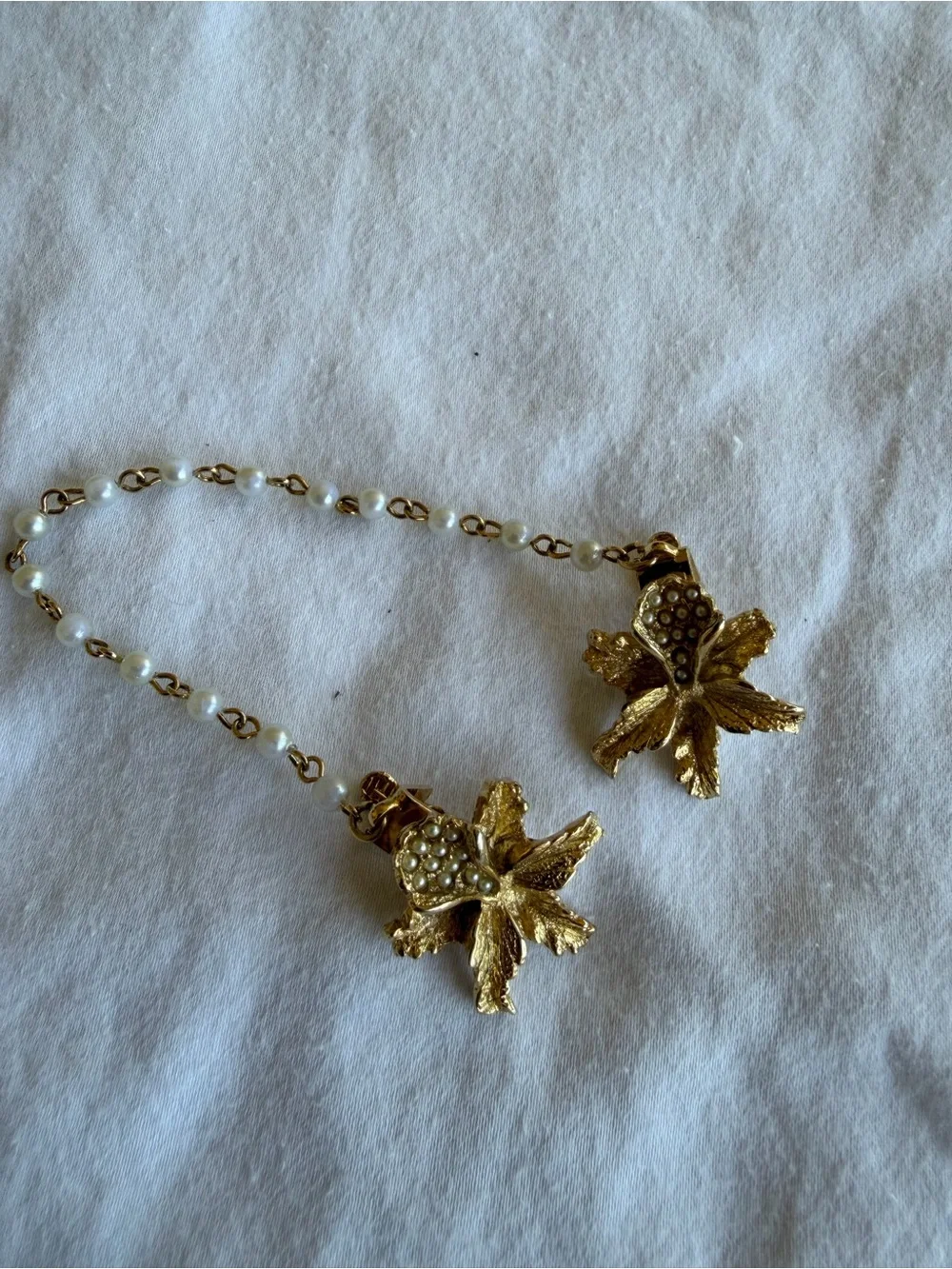 Vintage 1950s Mid-Century Gold-Tone Orchid Flower Sweater Guard with Faux Pearl